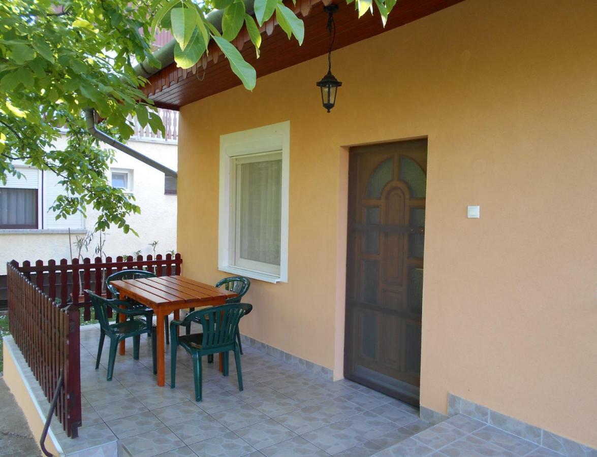 Zsuzsi Apartman Залакарош Экстерьер фото